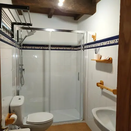 Casa Milia - Transporte Gratuito Desde La Ciudad O Conexion Directa A Pie Desde El Camino منزل ريفي *